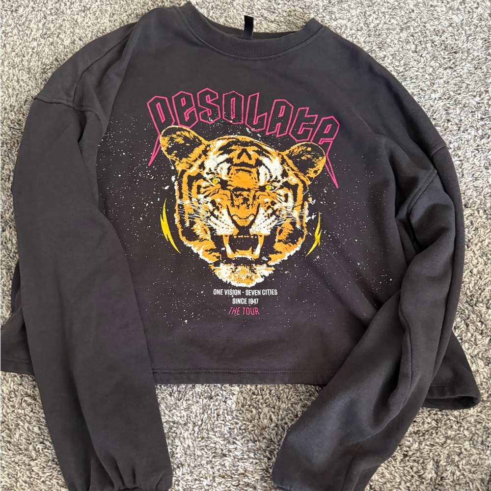 H&M Black Graphic Sweatshirt with Tiger Design